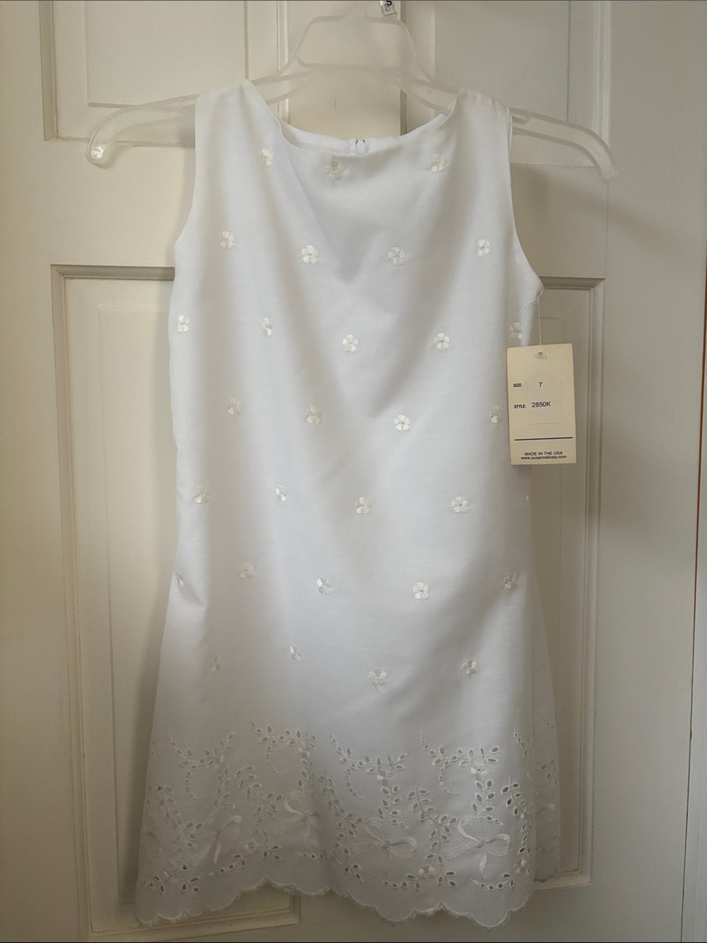 Girls' White Embroidered Sleeveless Dress